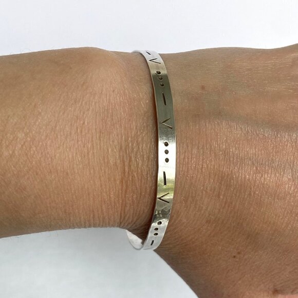 Sterling Silver 925 Round Stamped Pattern Etched Thin Bangle Bracelet 7.75" - Picture 12 of 16